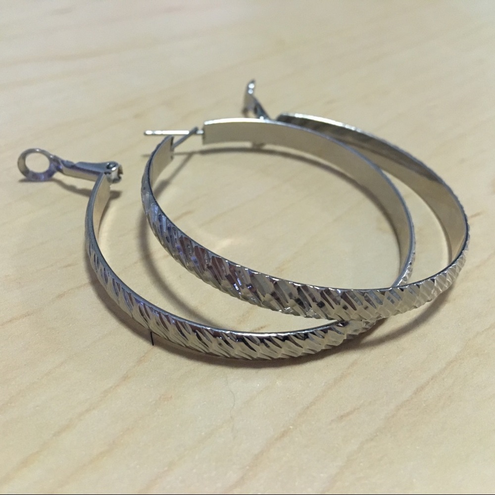 Beautiful 2inch hook earrings